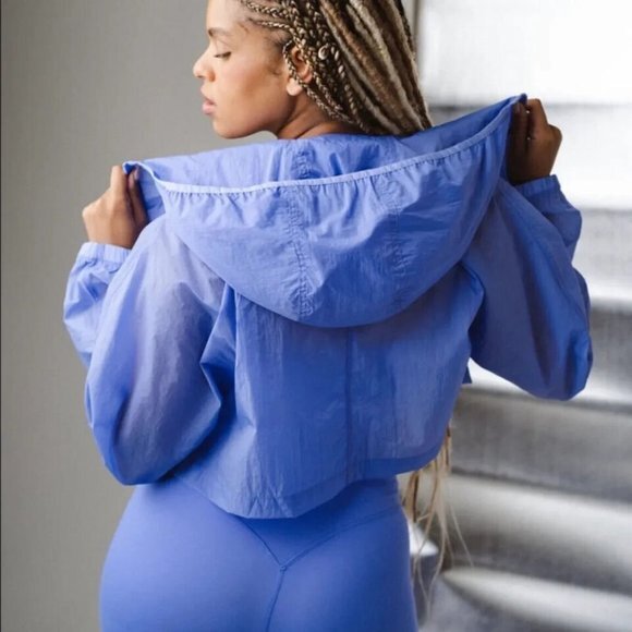 Balance Athletica Atomic Xenon Jacket Women S Cropped Purple Hooded Windbreaker - Picture 2 of 15